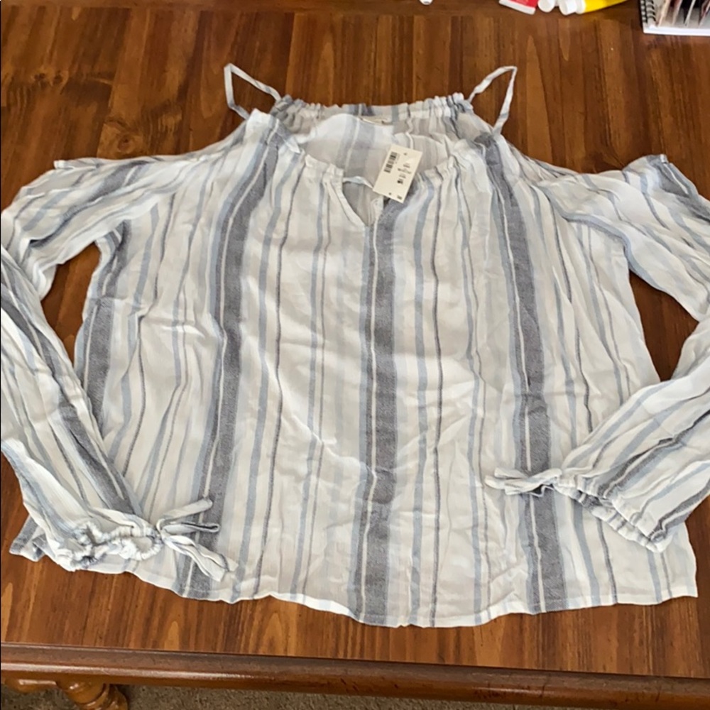 NEW W TAGS Aero women’s blouse